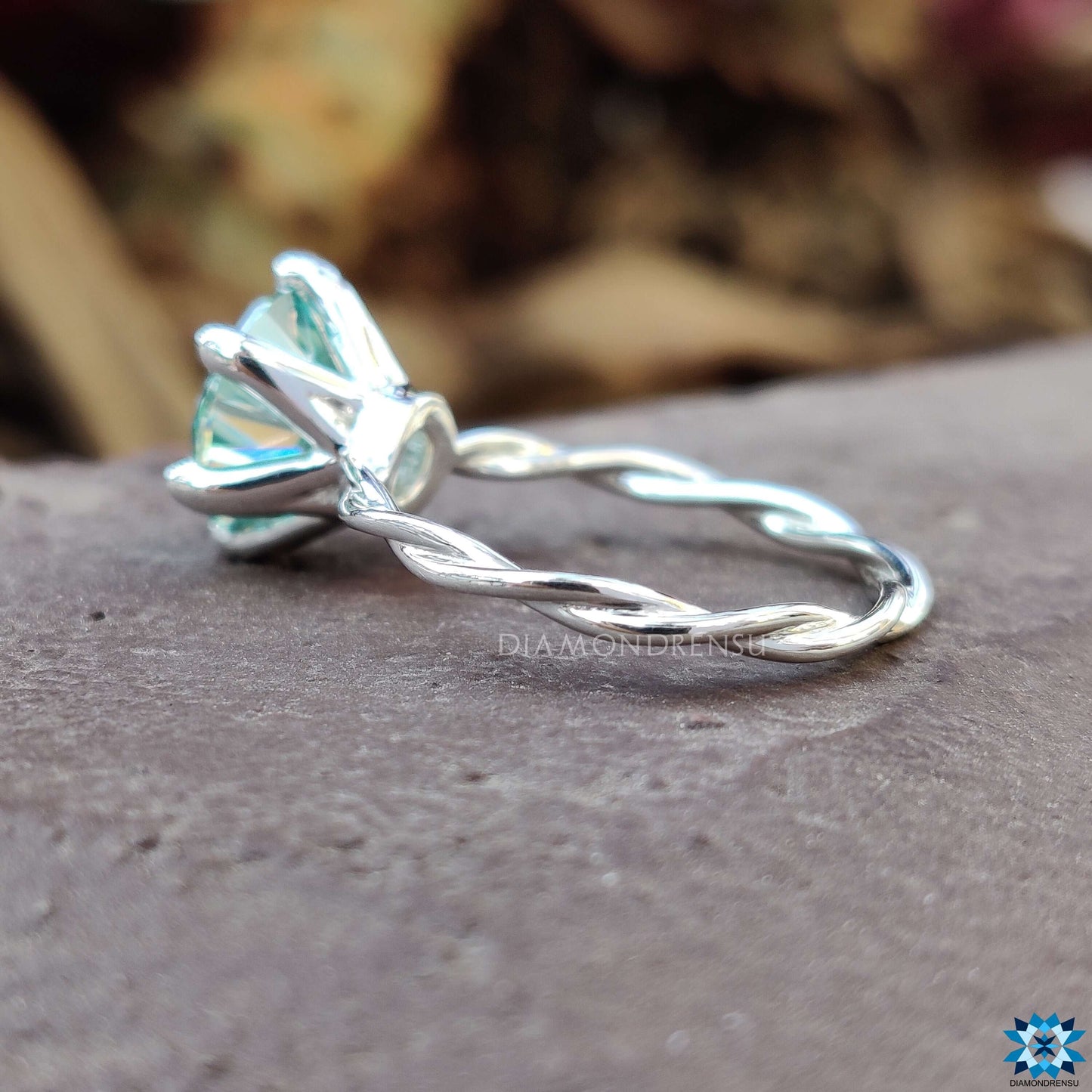 solitaire engagement ring