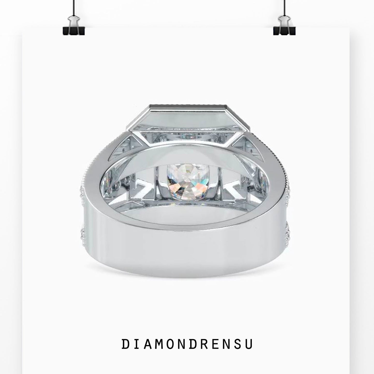 4 prong diamond ring with split shank, crafted with attention to detail.