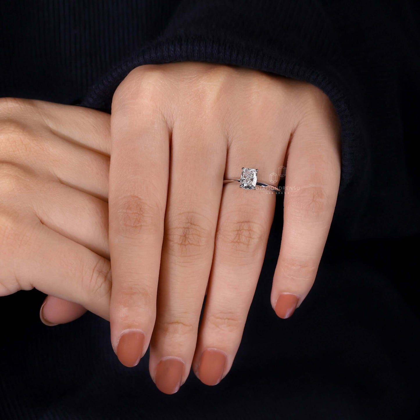 lab grown diamond engagement ring