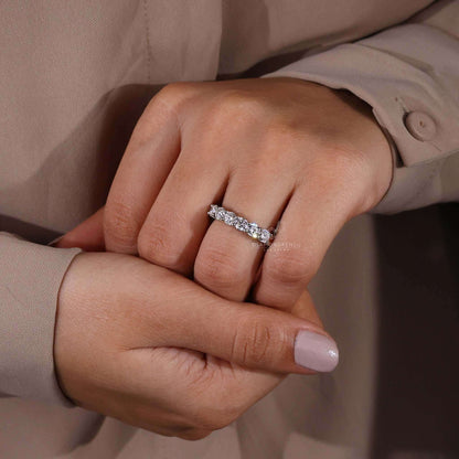 round diamond band