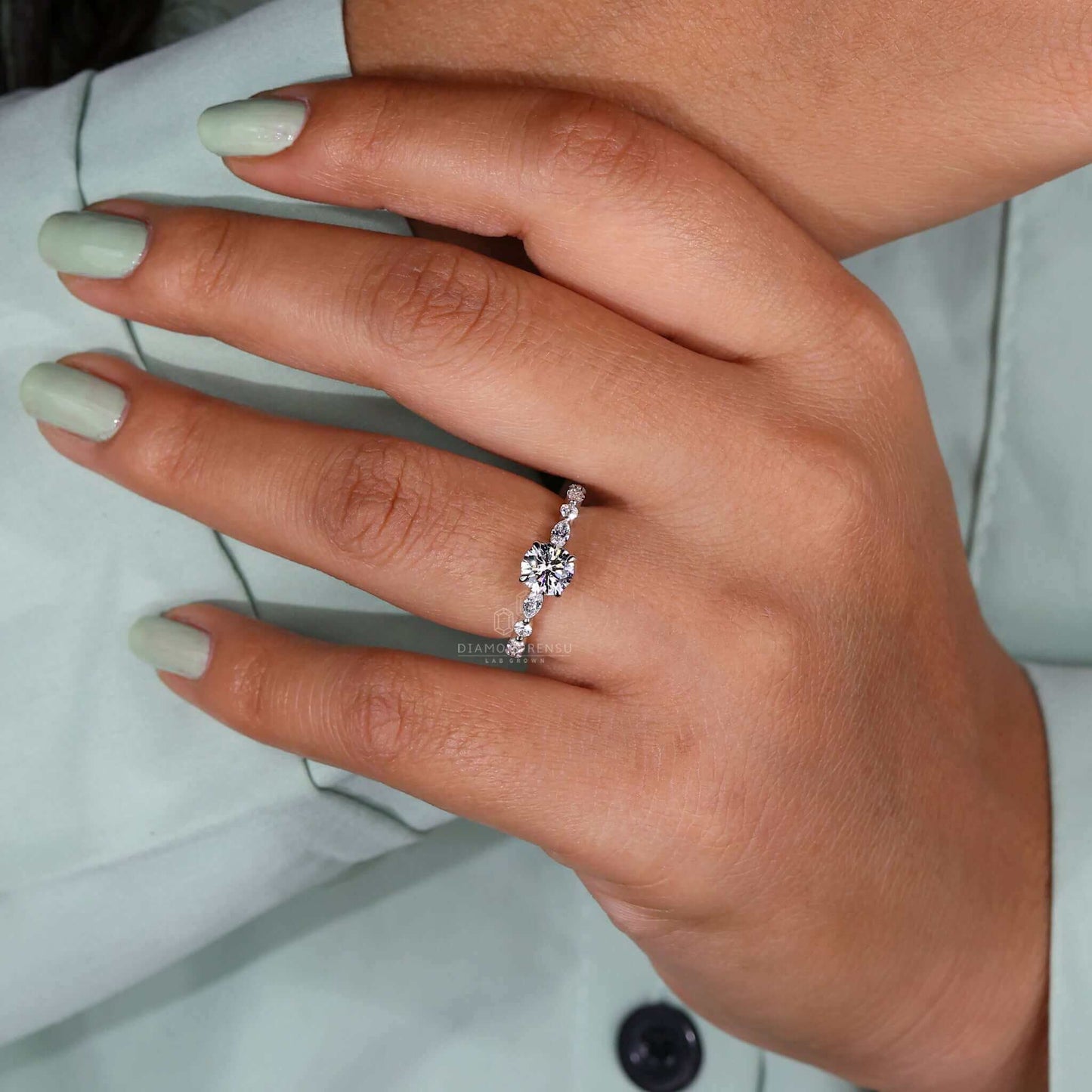 round lab grown diamond ring
