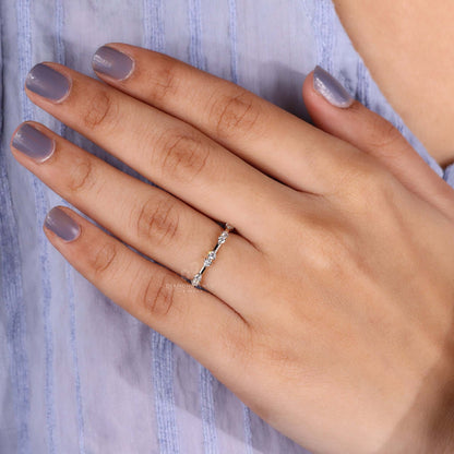 round cut diamond ring