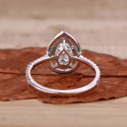 lab grown diamond wedding ring