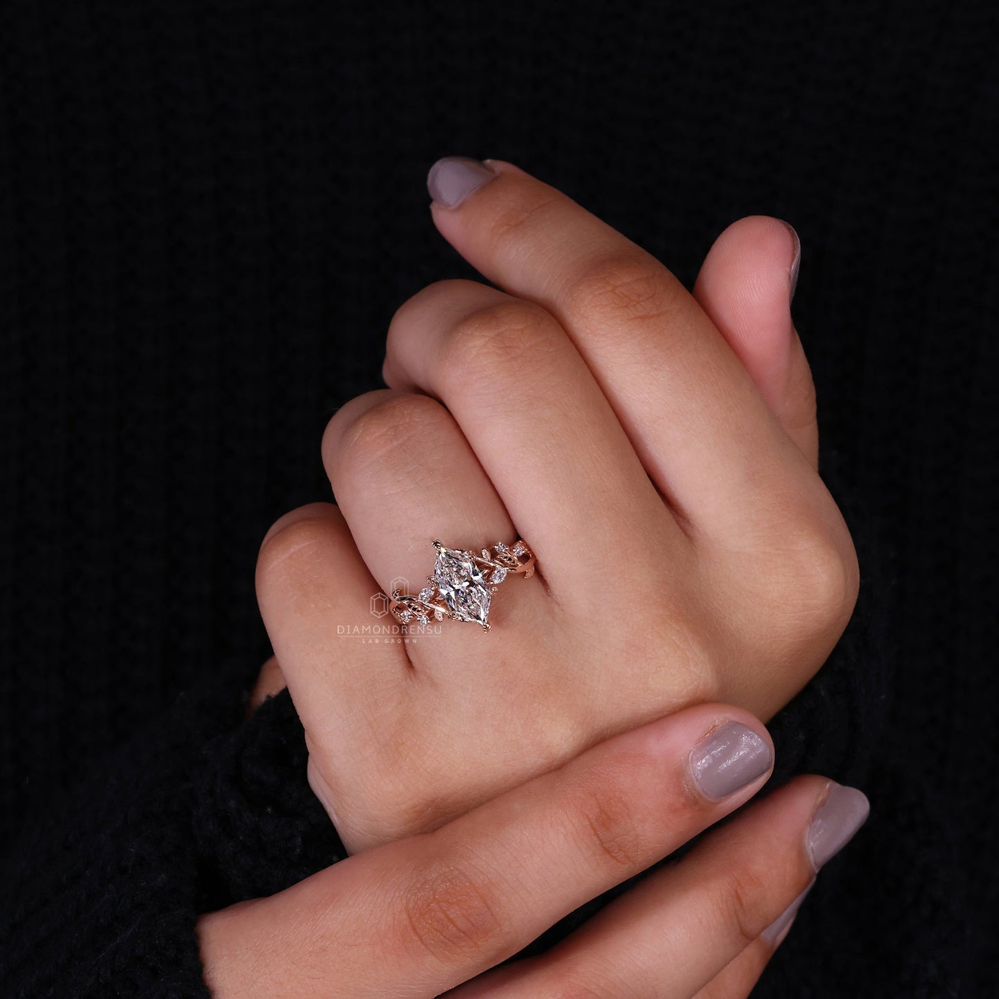 Stunning Diamondrensu Engagement Ring with Dutch Marquise Diamond