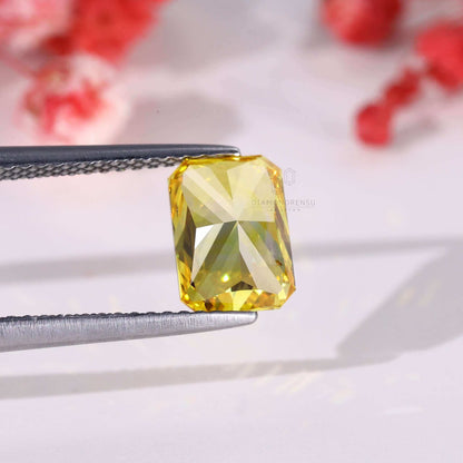 fancy vivid yellow diamond