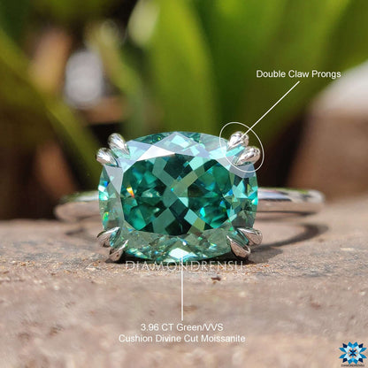 3,96 CT Green Cushion Divine East to West Moissanite Solitaire prsten