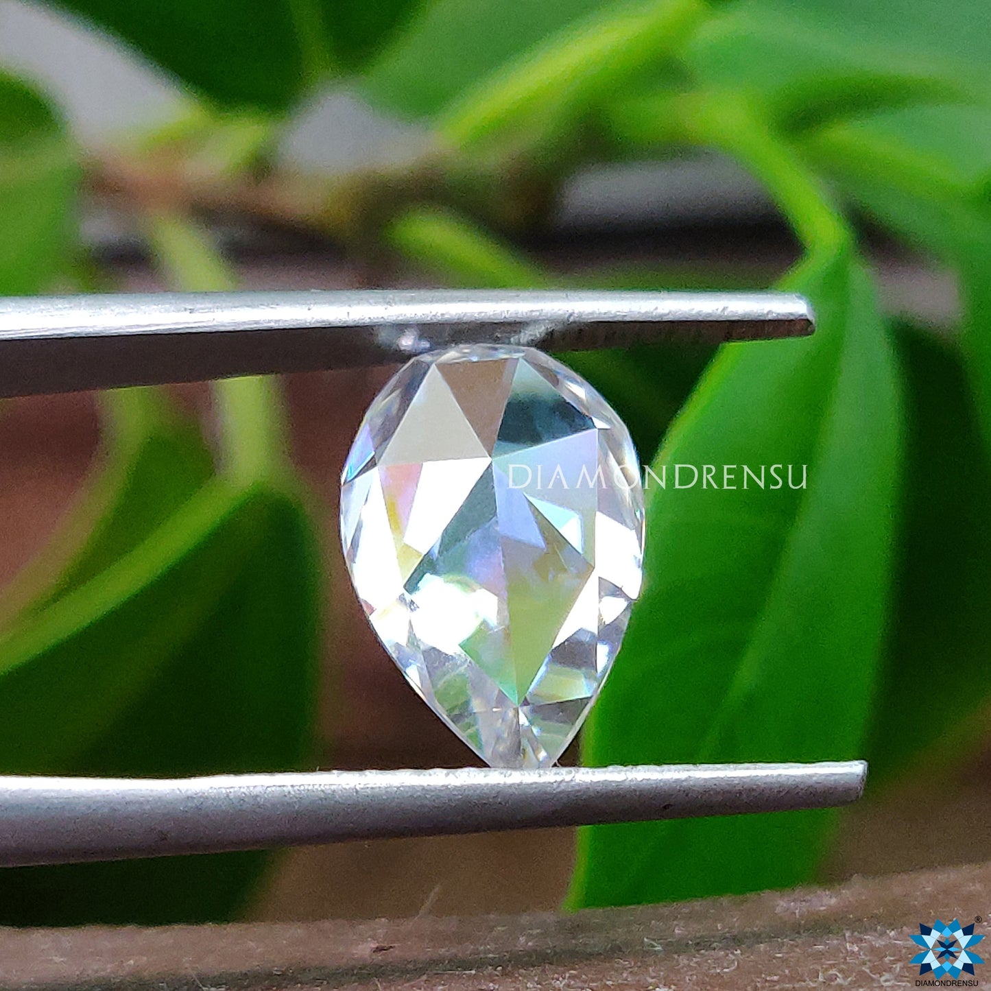 colorless moissanite