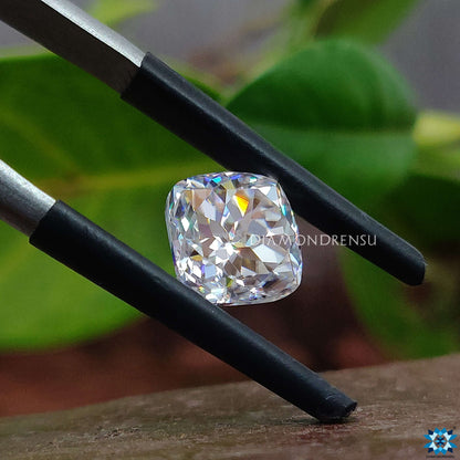 cushion cut moissanite - diamondrensu