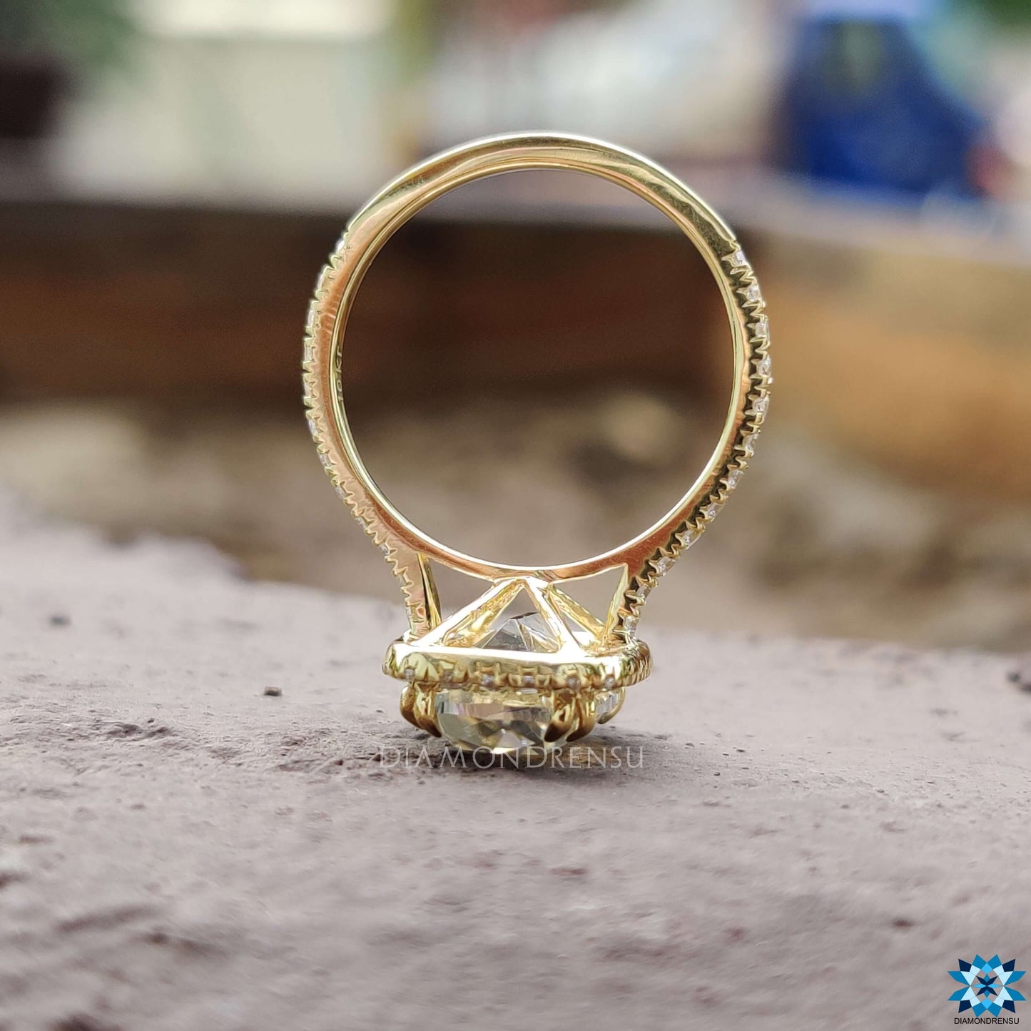 cathedral moissanite solitaire ring - diamondrensu