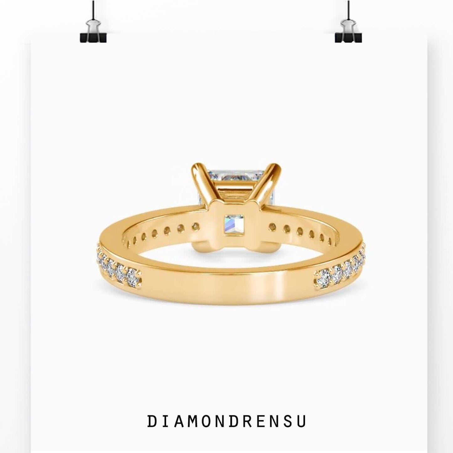 Basket setting ring with princess cut diamond in yellow gold
