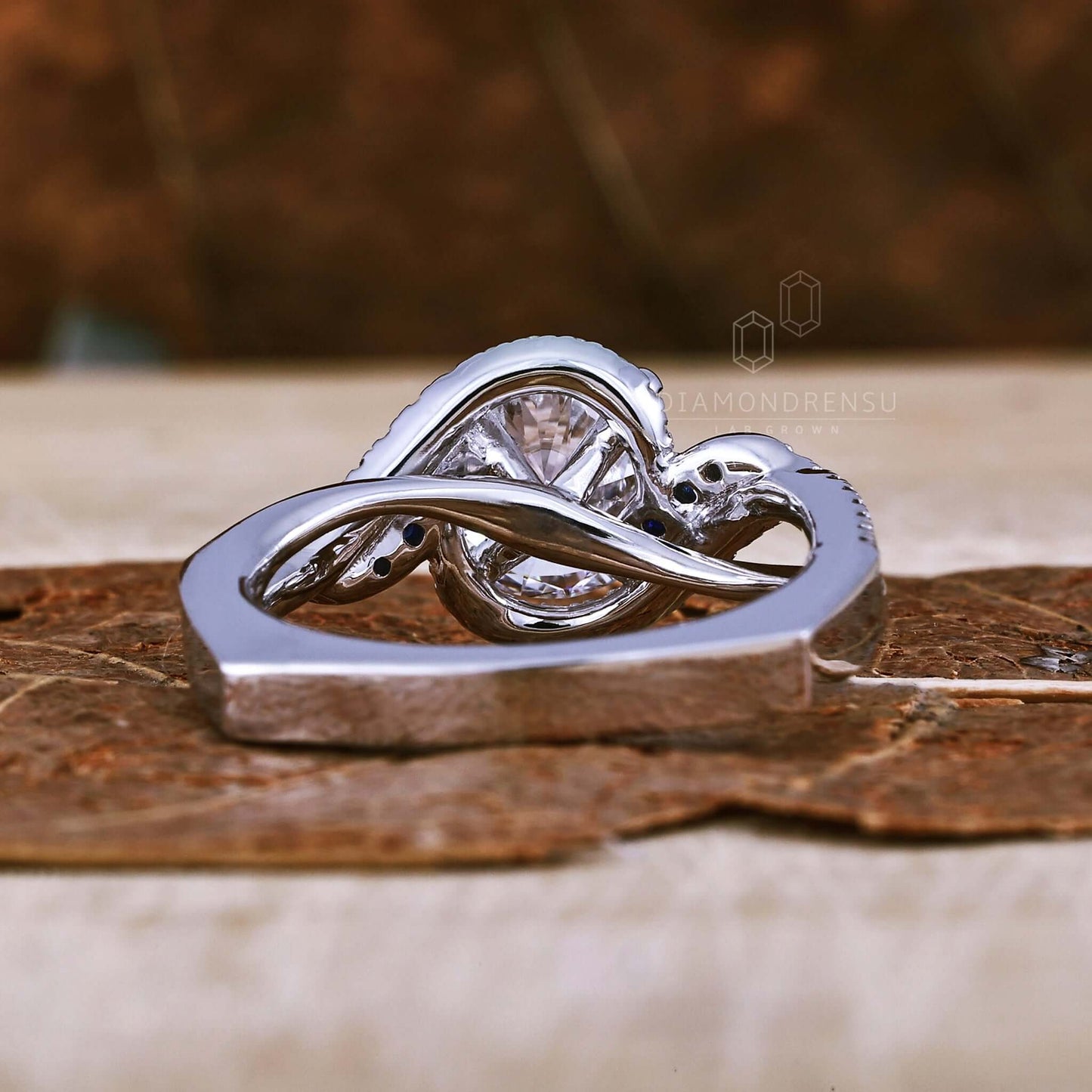 lab grown diamond twisted engagement ring