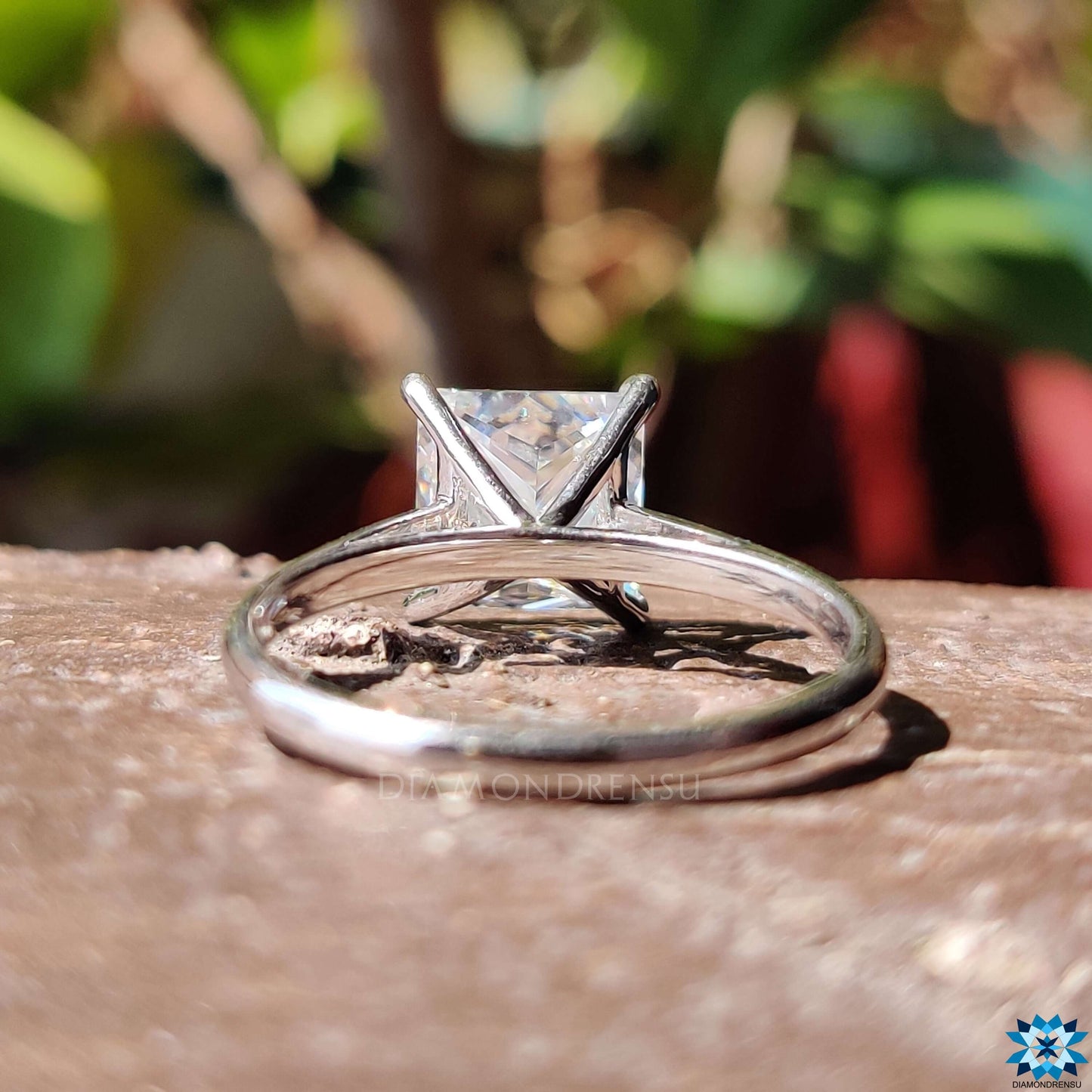 Privlačan 2.51 CT Princess Cut Bezbojni Moissanite Solitaire prsten