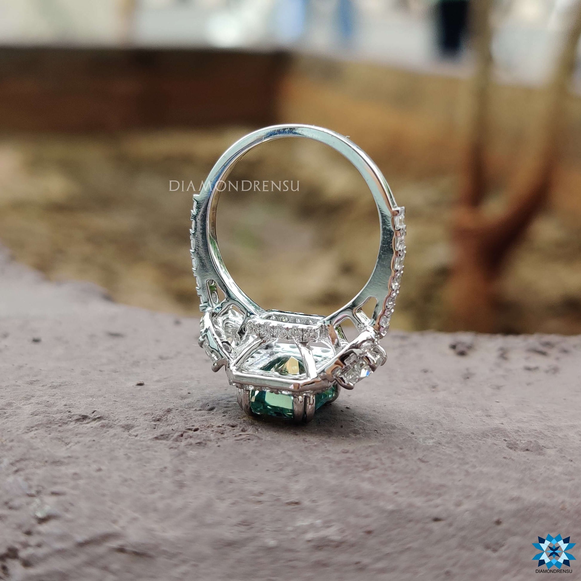 halo engagement ring - diamondrensu
